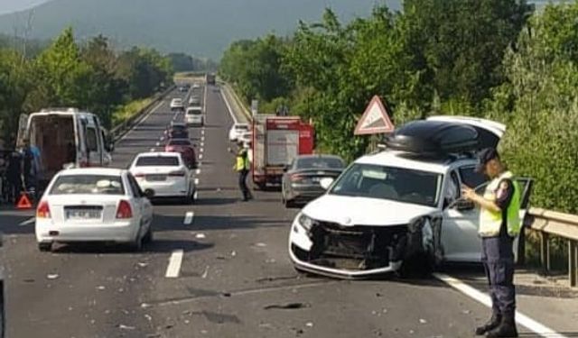 Bursa'da 2 otomobil çarpıştı: 4 yaralı