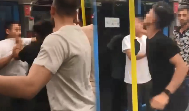 Bursa'da metroda 'yan baktın' kavgası