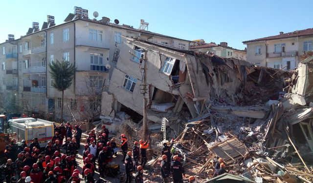 Deprem bölgesi yine sallandı! Kahramanmaraş Elbistan'da deprem