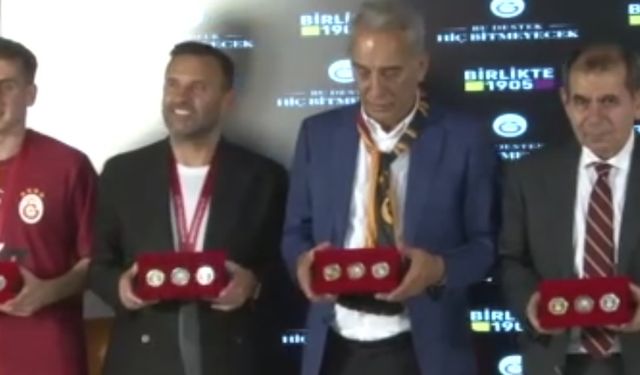 Şampiyon Galatasaray'a özel hatıra parası basıldı