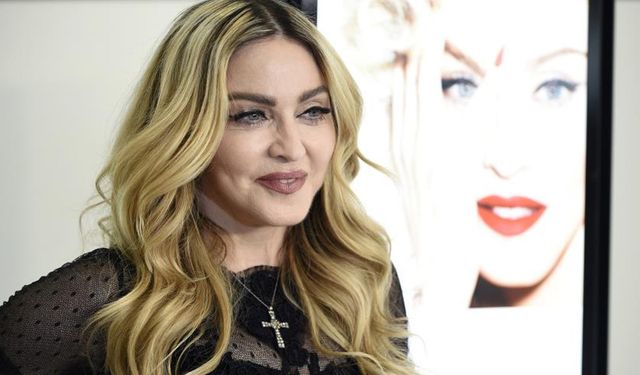 Ünlü yıldız Madonna, hastaneye kaldırıldı