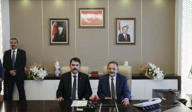 Mehmet Özhaseki, yeni görevini Murat Kurum'dan devraldı