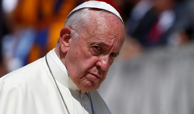 Katoliklerin ruhani lideri Papa Franciscus ameliyat oldu