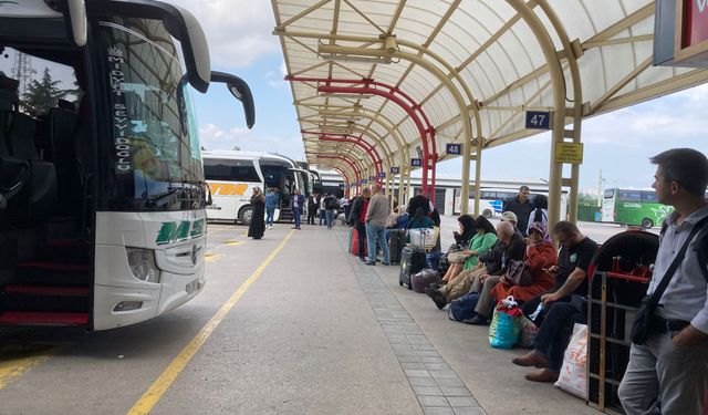 Bursa Şehirlerarası Otobüs Terminali'nde Kurban Bayramı hareketliliği başladı (ÖZEL HABER)