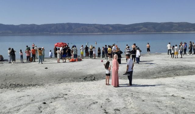 Salda Gölü’nde boğulma vakası: 1 çocuk kurtarıldı, 1 çocuk ise kayıp