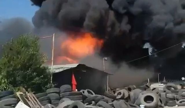 Bursa Nilüfer ilçesinde lastikçide yangın