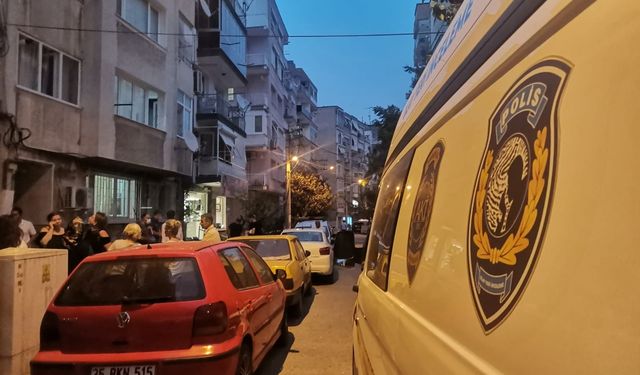 İzmir Konak ilçesinde anne ve oğlu evlerinde ölü bulundu