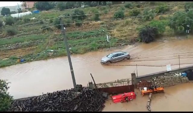 Bursa’da etkili olan yağış hayatı felç etti! Dereler taştı
