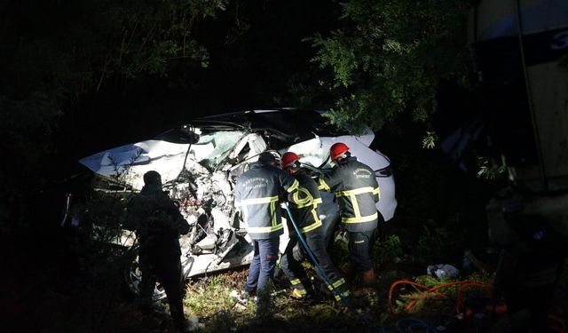 Kastamonu'da tatil için yola çıkan aileyi kaza ayırdı! Anne ve baba öldü, 3 çocuk yaralı