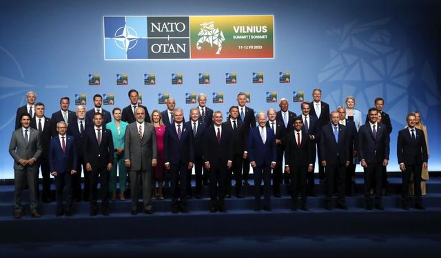 Cumhurbaşkanı Erdoğan, NATO Zirvesi’nde fotoğrafı çekimine katıldı