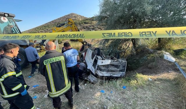 Isparta Uluborlu ilçesinde kaza! İşçi servisi ile ticari araç çarpıştı: 1 ölü, 35 yaralı