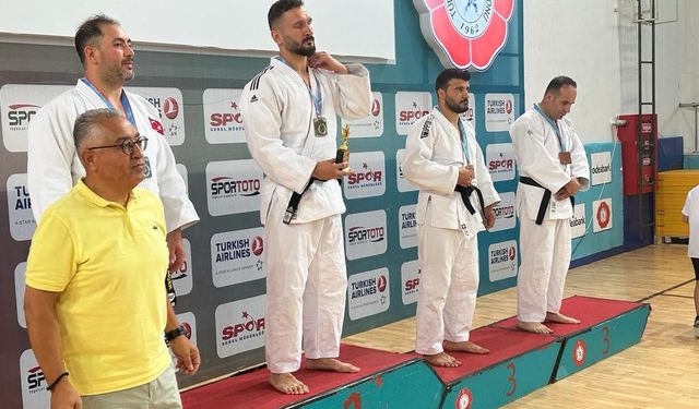 Nilüferli judocu Yasin Çimciler, altın madalyanın sahibi oldu