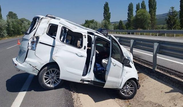 Afyonkarahisar Sinanpaşa ilçesinde kaza: 5 yaralı