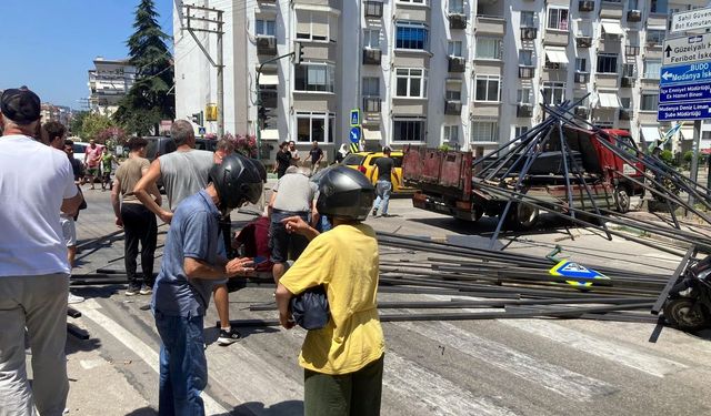 Bursa Mudanya ilçesinde freni patlayan kamyon yaya ve araçları biçti: 2 yaralı