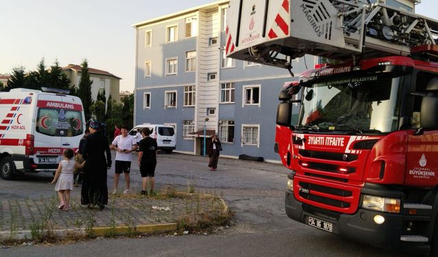 İstanbul Pendik ilçesinde iki sevgili oturdukları evi yaktı