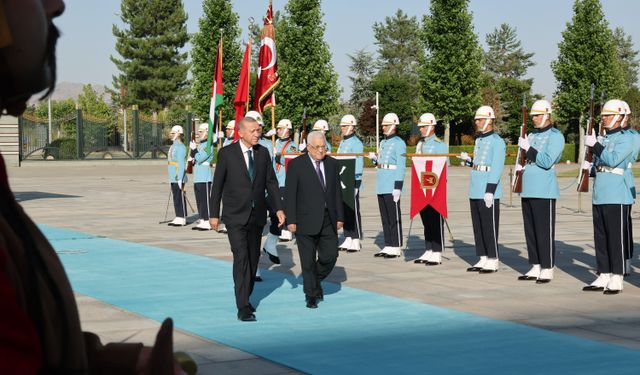 Cumhurbaşkanı Erdoğan, Filistin Devlet Başkanı Mahmud Abbas‘ı resmi törenle karşıladı