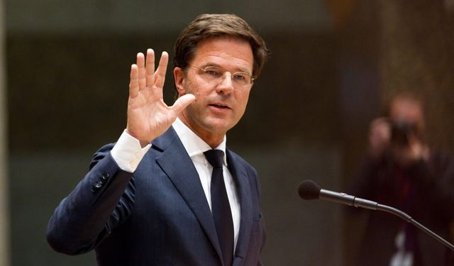 Hollanda'da hükümet düştü! Başbakan Rutte istifa etti