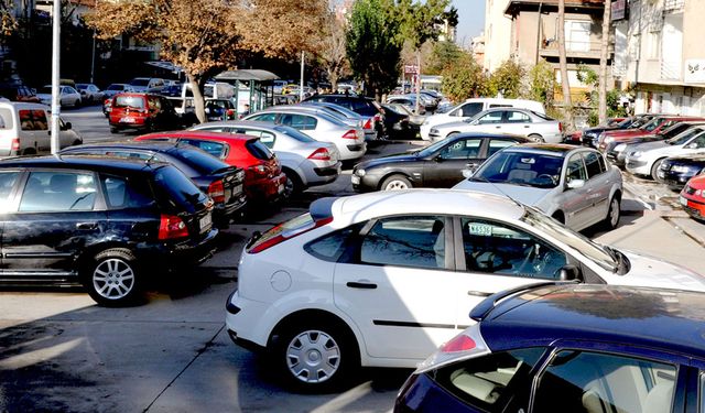 Ticaret Bakanlığı'ndan ikinci el otomobil açıklaması: Cezalar kesilmeye başlandı