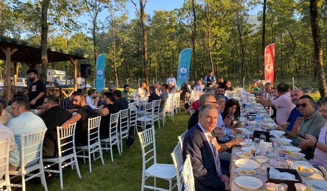 Başkan Oktay Yılmaz ve Başkan Ali Erbay Cumalıkızık Orman Parkı’nda gazetecilerle buluştu