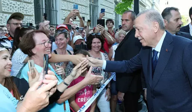 Cumhurbaşkanı Erdoğan’a Macaristan'da sıcak karşılama