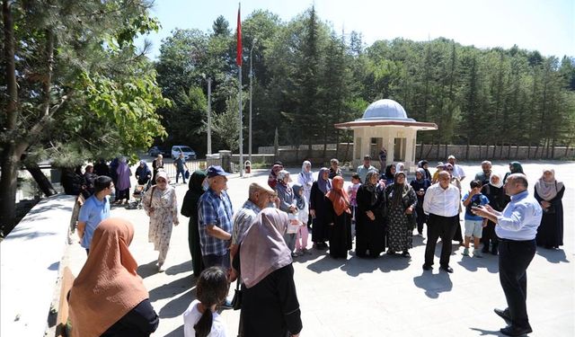 İnegöl Belediyesi’nin düzenlediği Turgut Alp Türbe Gezileri başladı