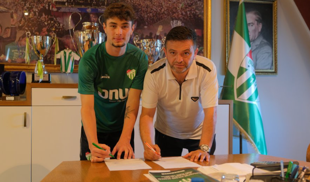 Bursaspor, Melih Sağlam ile profesyonel sözleşme imzaladı