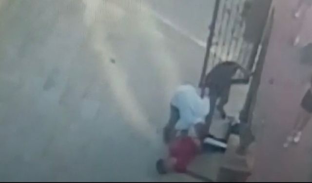 İstanbul Beyoğlu Halıcıoğlu’nda bir genç çıkan kavgada tokat darbesiyle öldürüldü
