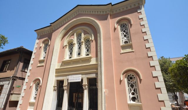 Bursa Gemlik ilçesinin sembollerinden Balıkpazarı Camii yeniden ibadete açılıyor