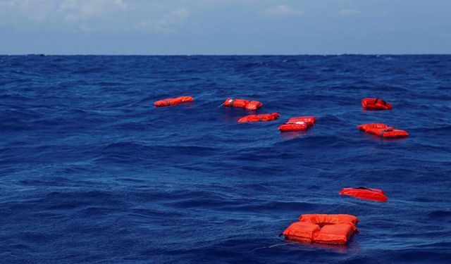 İtalya'da göçmen teknesi battı! Çok sayıda kişi öldü