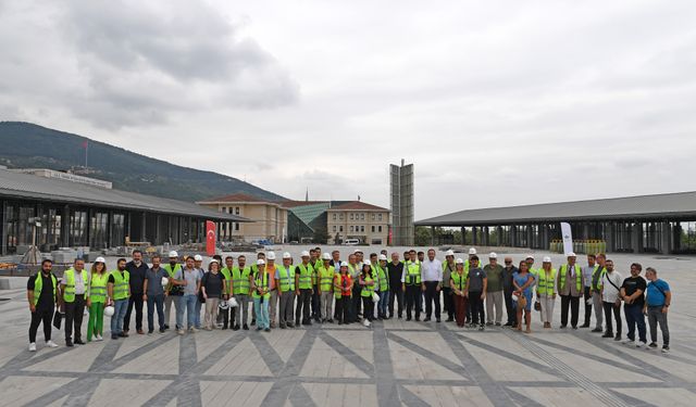 Bursa'da Osmangazi Meydanı açılış için gün sayıyor
