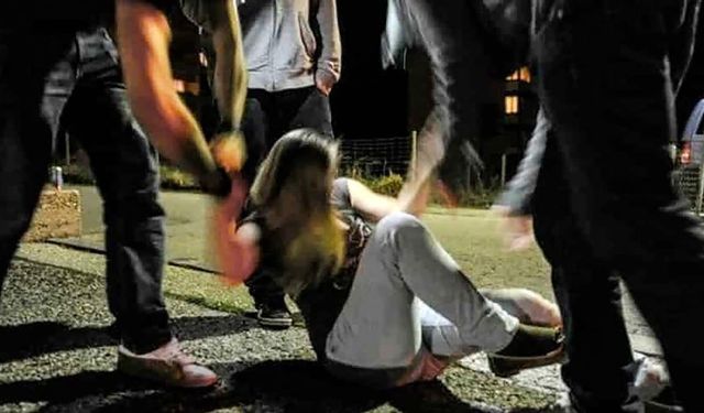 İtalya'da skandal olay! 19 yaşındaki kadın toplu tecavüze uğradı