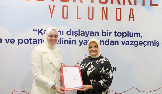 Avukat İmren Çavuşoğlu, AK Parti Bursa İl Kadın Kolları Başkanı oldu