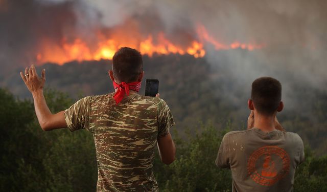 Yunanistan'daki büyük yangında kundaklama teşebbüsleri tespit edildi