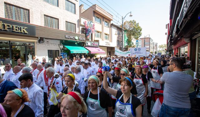 Bursa Gastronomi Festivali, kortej yürüyüşüyle başladı