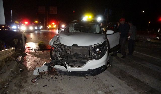 Kastamonu - Tosya karayolunda cip ile hafif ticari araç çarpıştı: 4 yaralı