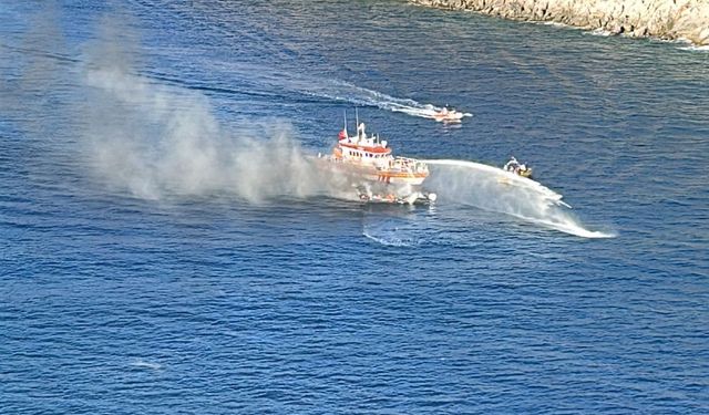 Muğla Fethiye ilçesinde bot yangını! 4 yaralı