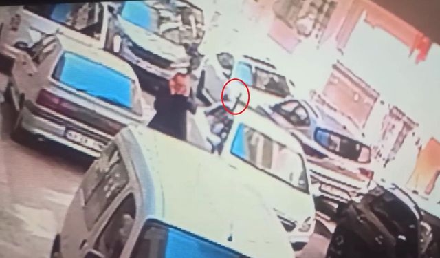 Bursa'da otomobilin camından sarkan maganda dehşet saçtı