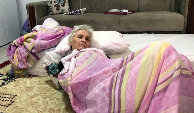 Bursa'da sağır ve dilsiz yatalak kadın yardım bekliyor