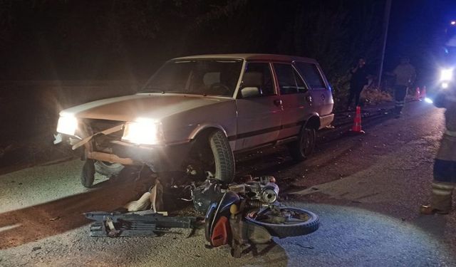 Isparta Yalvaç ilçesinde abisinin kullandığı otomobille çarpışan motosiklet sürücüsü hayatını kaybetti