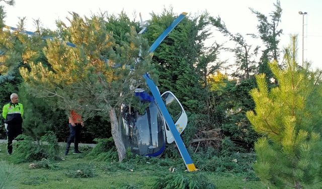 Afyonkarahisar’da helikopter 5 yıldızlı otelin bahçesindeki çitlerin üzerine düştü