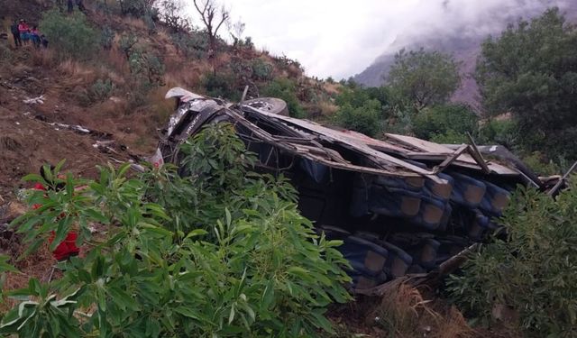 Peru'da Huancavelica yakınlarında otobüs uçuruma yuvarlandı: 24 ölü, 21 yaralı