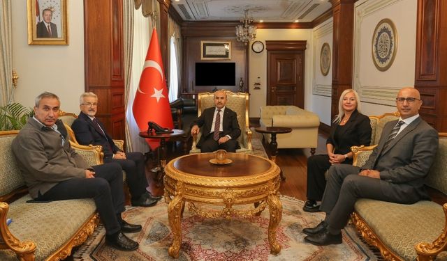Başkan Turgay Erdem Bursa Valisi Mahmut Demirtaş’ı ziyaret etti