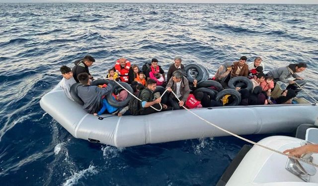 Çanakkale Ayvacık açıklarında 43 kaçak göçmen kurtarıldı