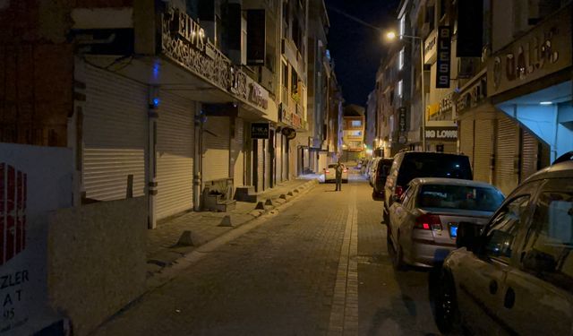 İstanbul Zeytinburnu'nda mağazaya silahlı saldırı: 1 ölü, 1 yaralı