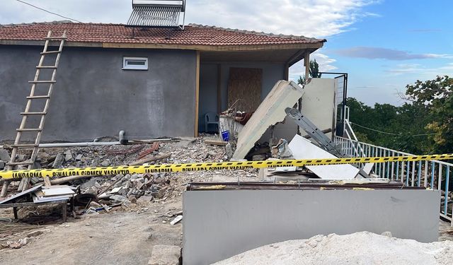 Malatya Doğanşehir ilçesinde ağır hasarlı binanın duvarı çöktü! Ali Gürel hayatını kaybetti