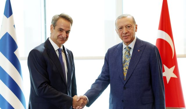 Cumhurbaşkanı Erdoğan Türkevi’nde Yunanistan Başbakanı Miçotakis’i kabul etti