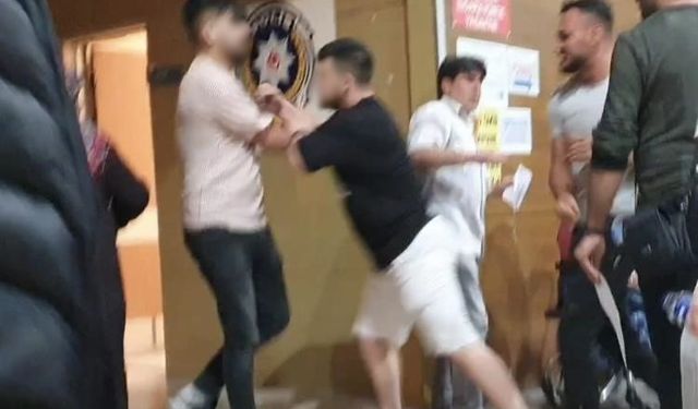 Bursa'da İnegöl Devlet Hastanesi acil servisinde iki arkadaş arasında kavga çıktı