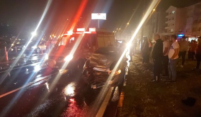 Zonguldak Ereğli ilçesindeki kazada sürücülerden biri olay yerinden kaçtı