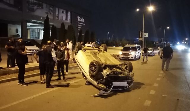 Bursa'da makas atan sürücü takla attı