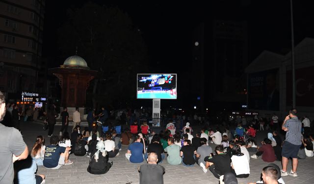 Osmangazi'de dev ekranda şampiyonluk maçı